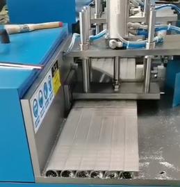 鋁型材下料機(jī)的鋸切速度與什么有關(guān)系？