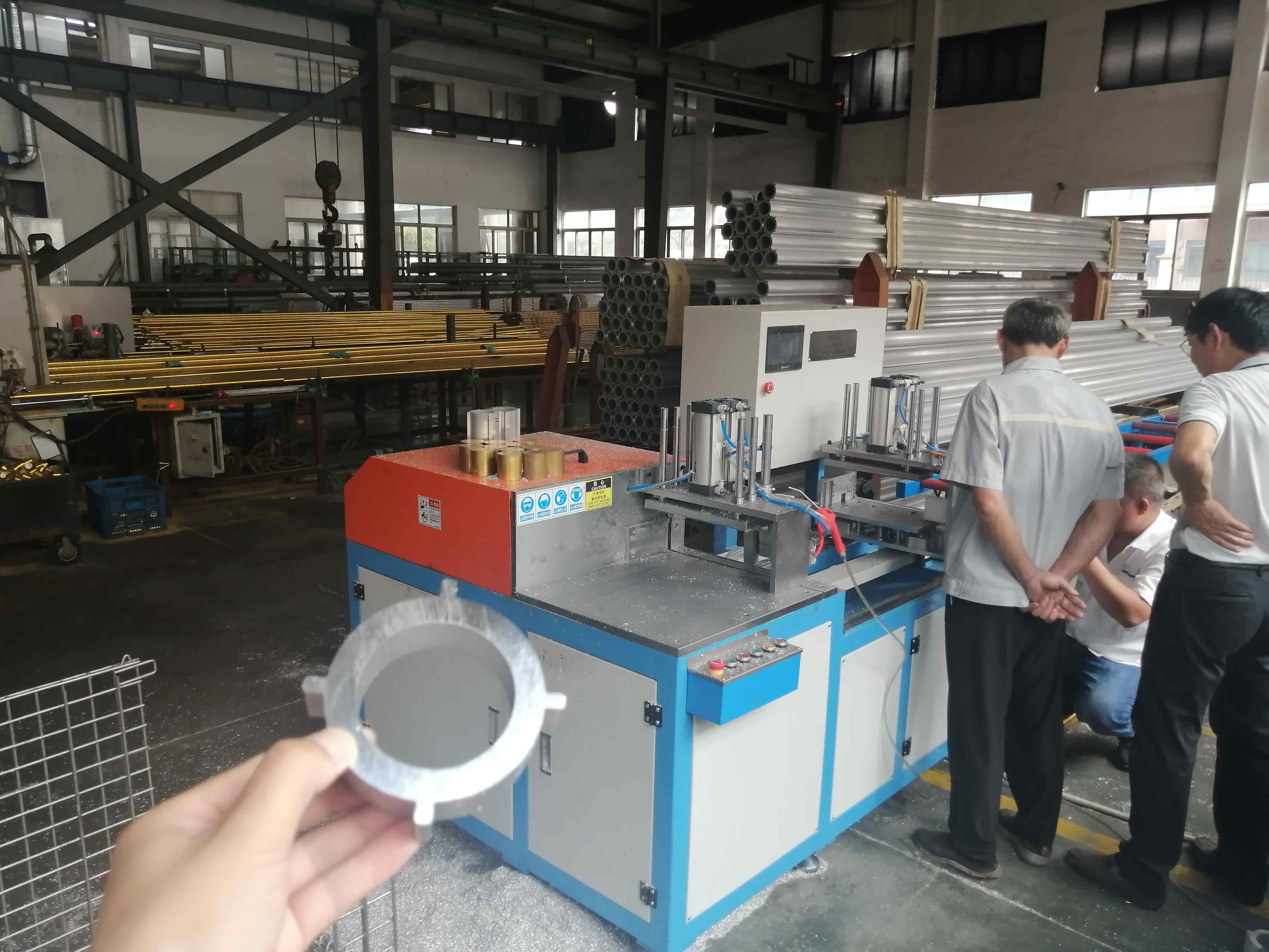 SDY-Q300銅棒下料機(jī)客戶現(xiàn)場(chǎng)