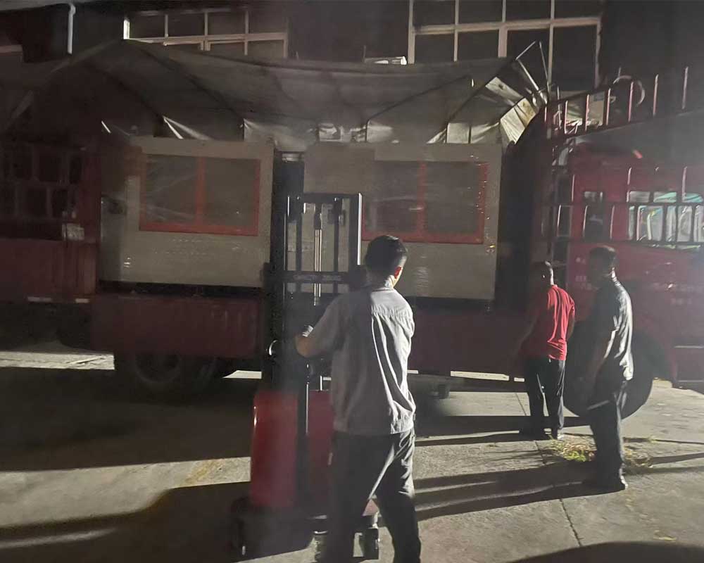 鋁型材自動(dòng)切割機(jī)出庫圖